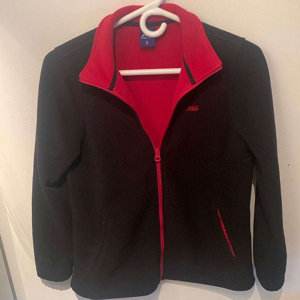 Gorgeous Mountain Gear Full Zip Fleece Black with Red interior and trim SZ Small